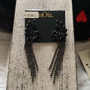 Noir earrings
